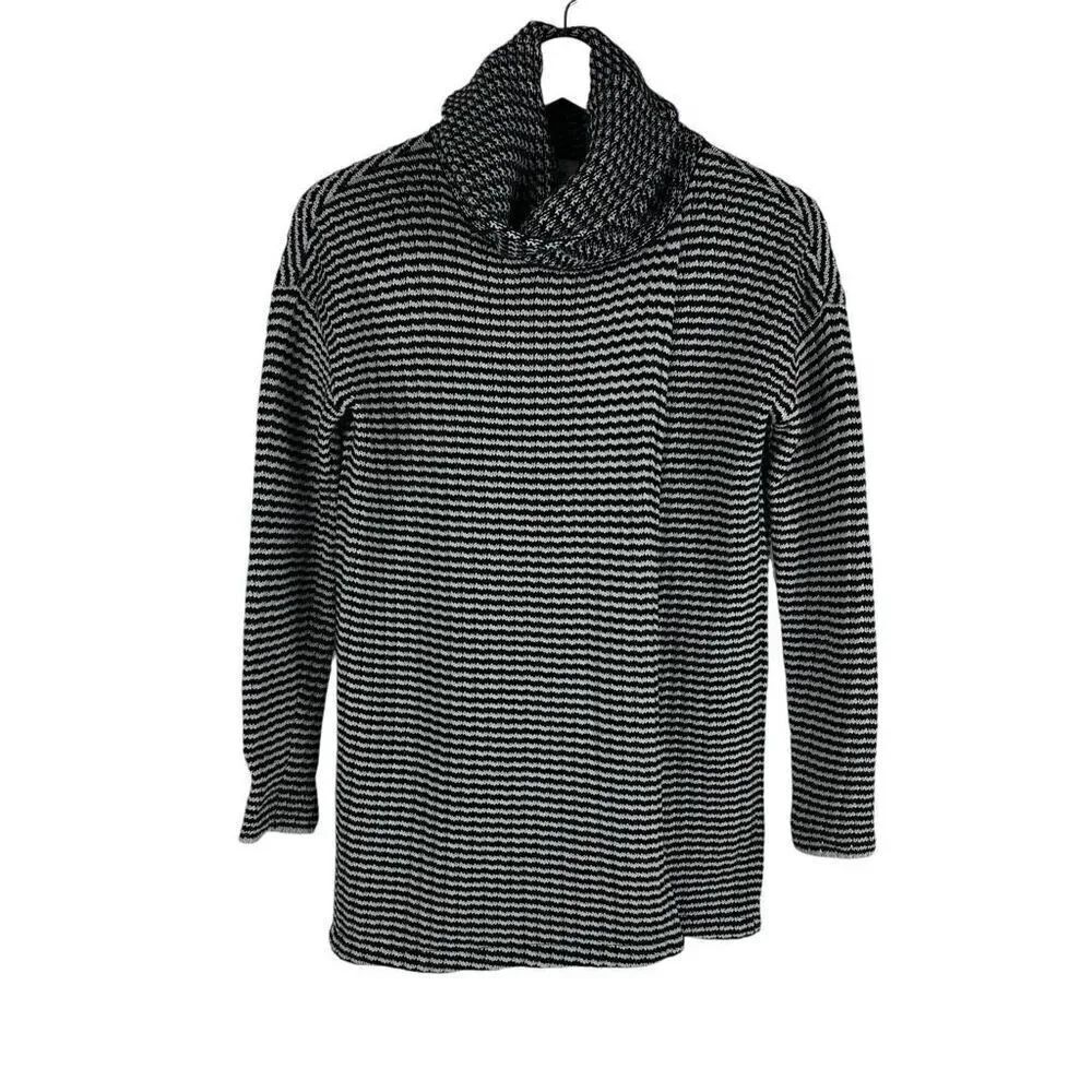 CAbi 3167 Fergie Split Turtleneck Sweater size XXS Black White